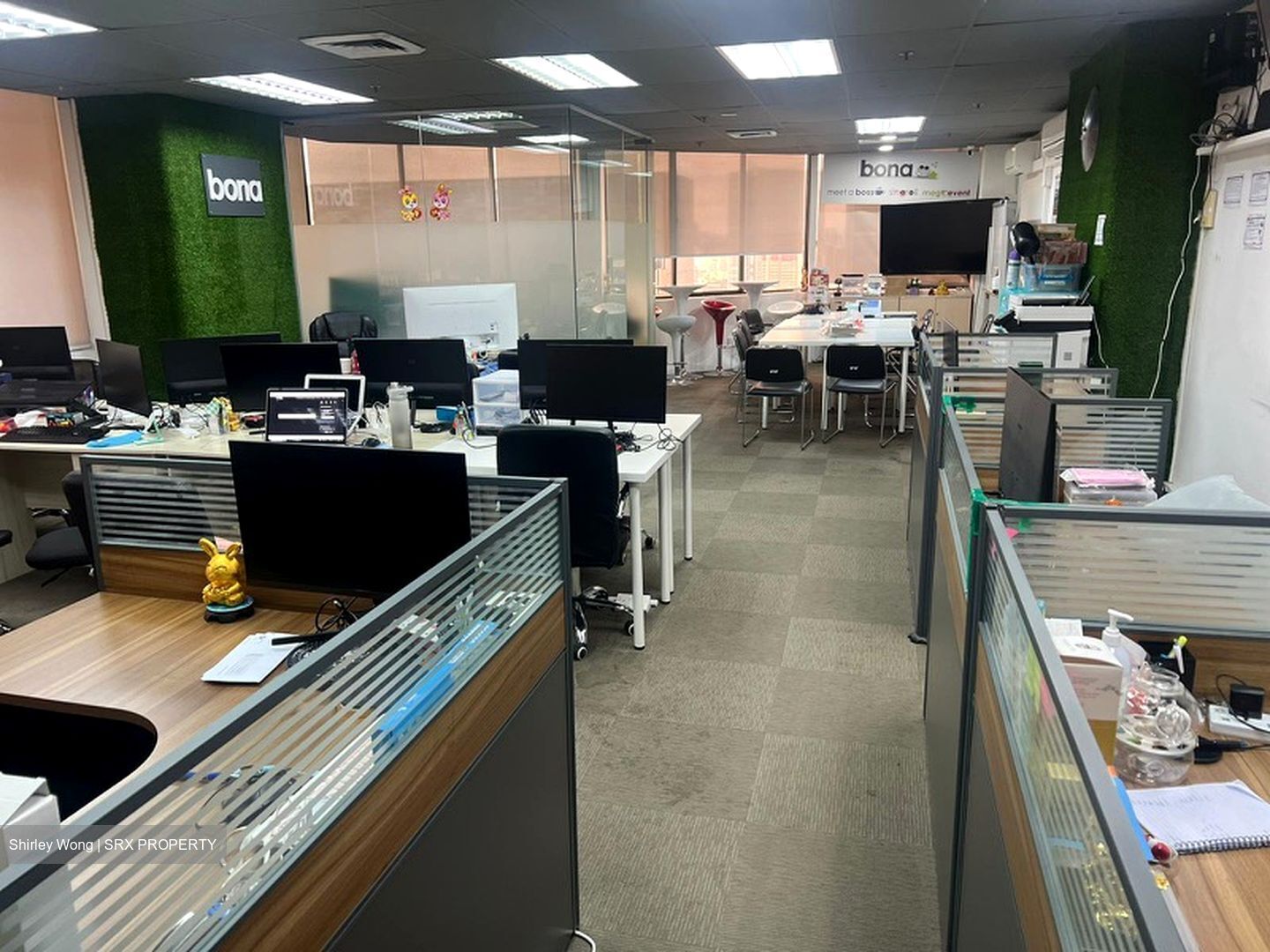 International Plaza (D2), Office #606387301